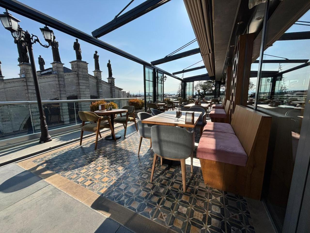 Grand Opera Hotel Kutaiszi Kültér fotó