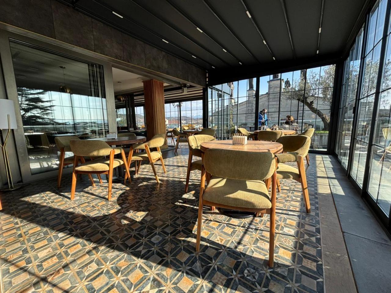 Grand Opera Hotel Kutaiszi Kültér fotó